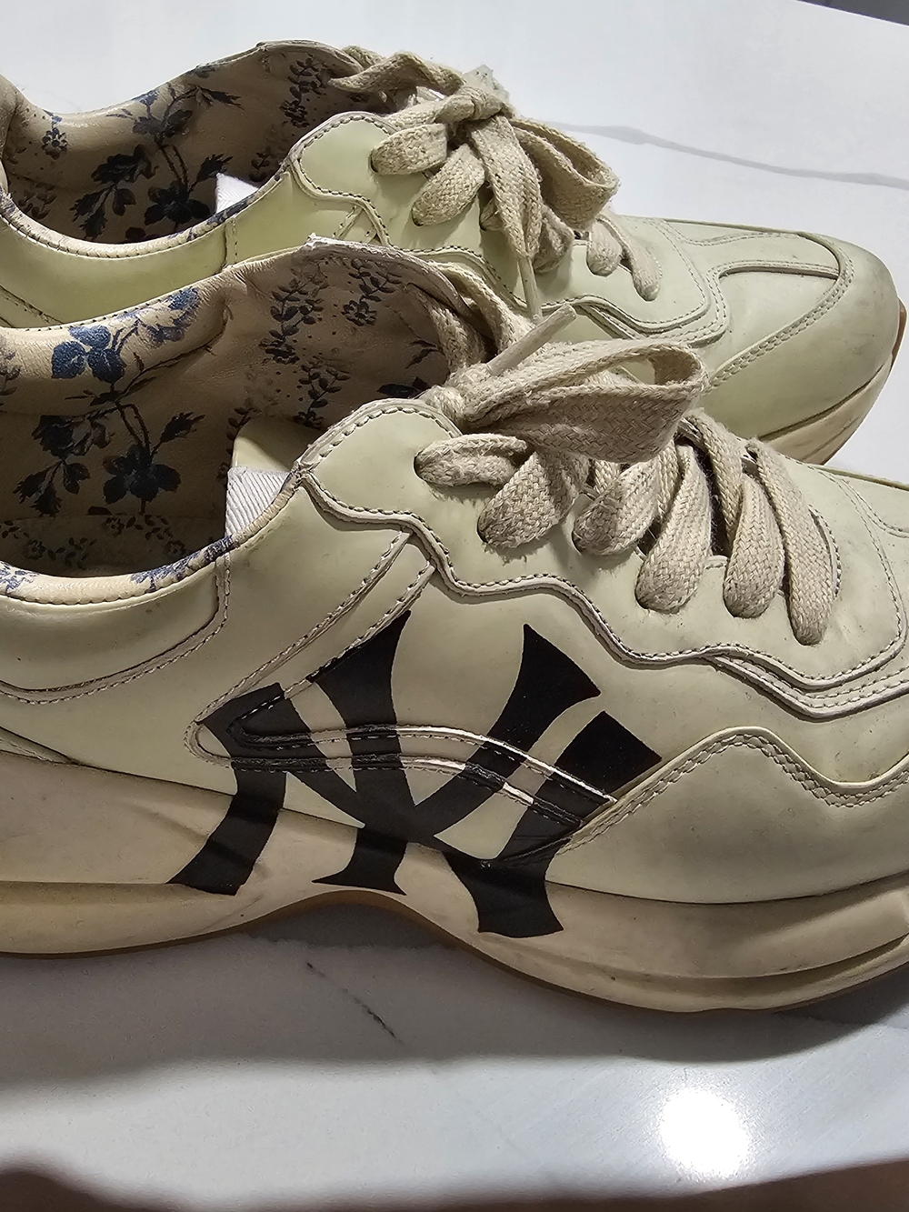 Gucci Beige Cream Leather Sneakers